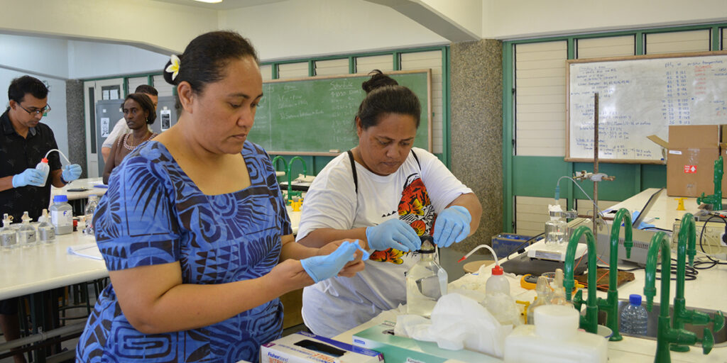 Ocean Acidification workshop participants in Fiji