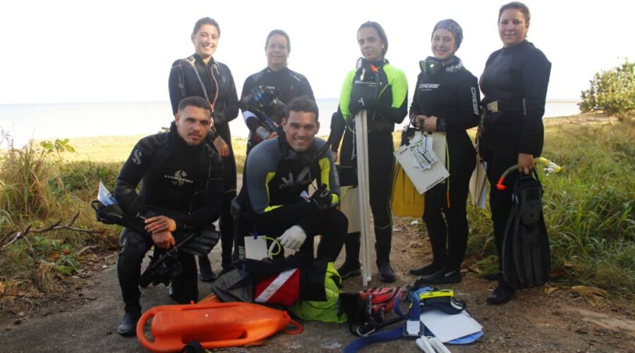 A group of marine scientists from the Center for Marine Research of the University of Havana